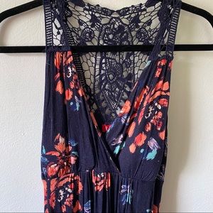 ELLE Floral and Crochet maxi dress Size Small